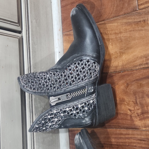 Circle G Boots - Picture 10 of 16